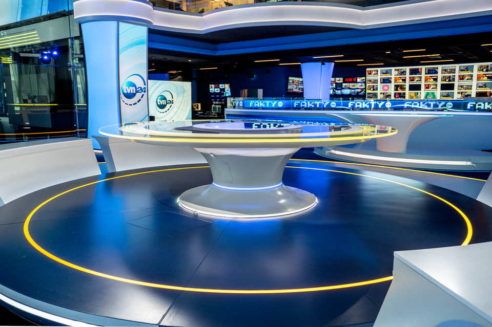 TV STUDIO TVN24/FAKTY - Warsaw / Poland 2025 (21)